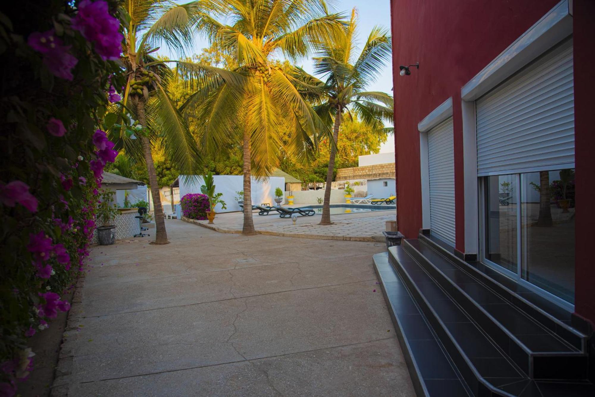 Chambres D'Hotes Villa Luciana Saly Экстерьер фото