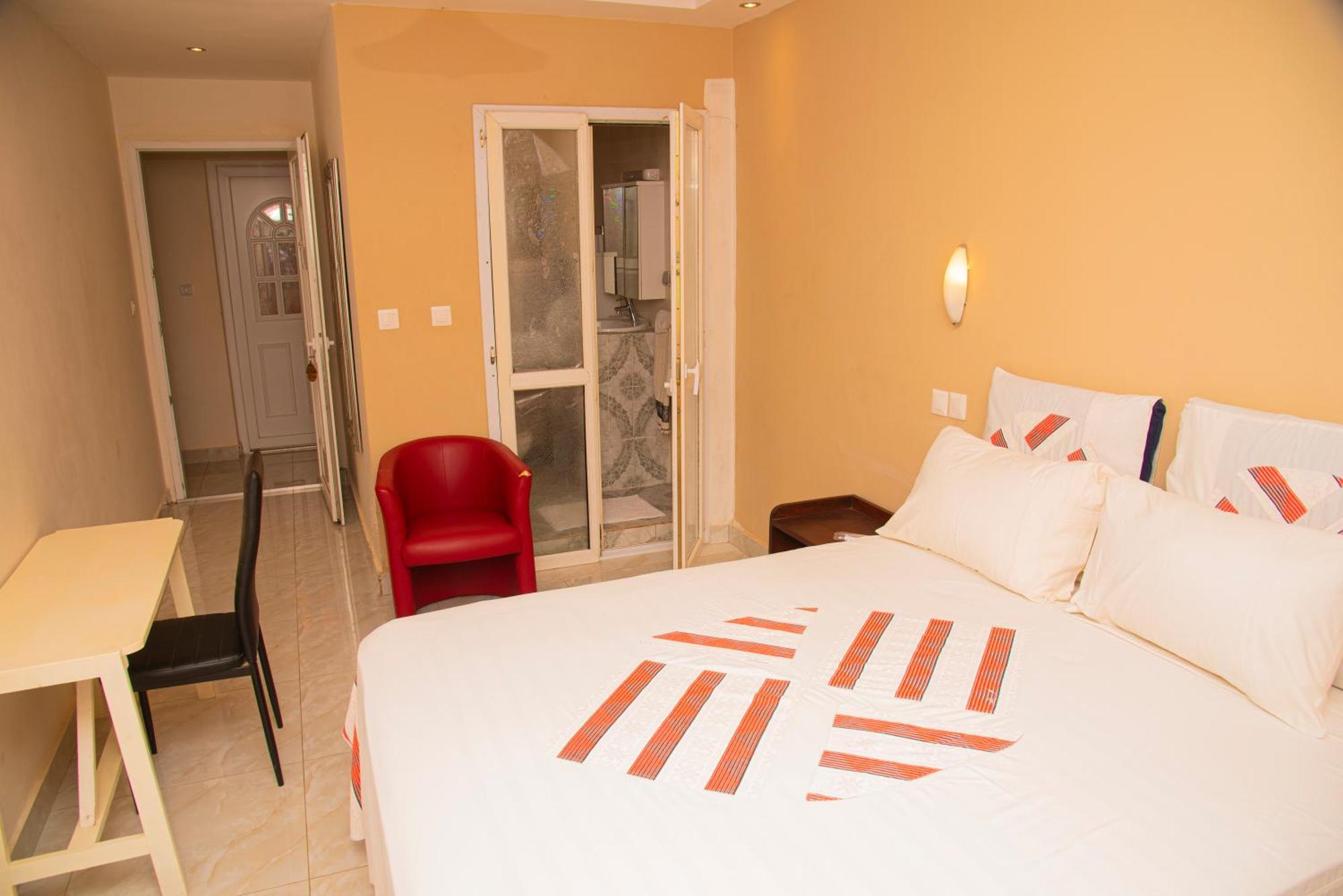 Chambres D'Hotes Villa Luciana Saly Экстерьер фото